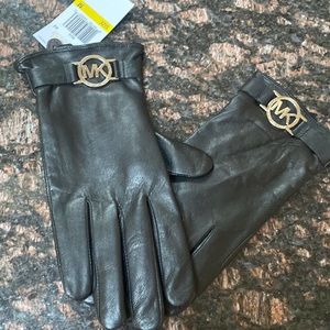 Michael Kors black leather gloves size M